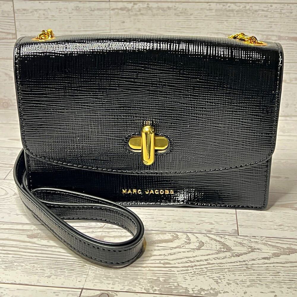 Marc Jacobs Black Turn Lock Crossbody Bag Chain Strap Gold Hardware Pouch